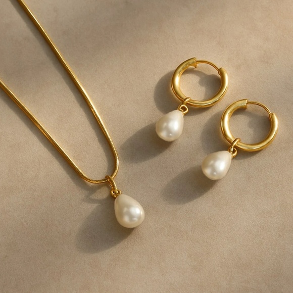 Luxe 18k Gold Plated Stainless Steel Faux Pearl Earrings Necklace Set - Picture 1 of 4